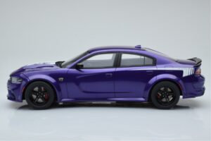 Dodge Charger Super Bee Purple GT Spirit 1:18 GT895 Resin - image 3 of 6