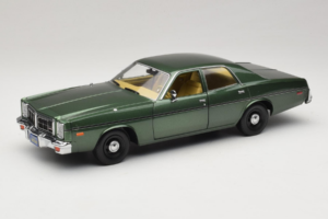 Dodge Monaco Green Hunter GreenLight 1:18 19045 Diecast