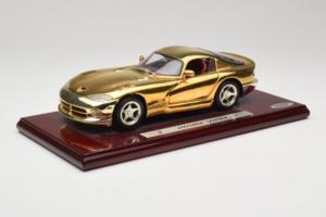 Dodge Viper GTS Gold Plated 23K Maisto 1:18 GP001 Diecast - image 3 of 8