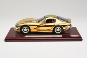 Dodge Viper GTS Gold Plated 23K Maisto 1:18 GP001 Diecast
