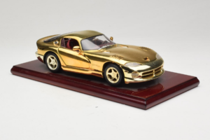 Dodge Viper GTS Gold Plated 23K Maisto 1:18 GP001 Diecast - image 6 of 8