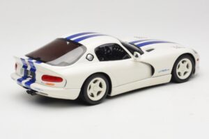 Dodge Viper GTS Stone White GT Spirit 1:18 GT940 Resin - image 2 of 6