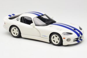 Dodge Viper GTS Stone White GT Spirit 1:18 GT940 Resin - image 4 of 6