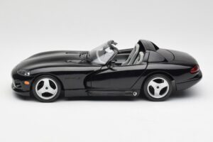 Dodge Viper RT/10 Black Bburago 1:18 3065 Diecast - image 4 of 8
