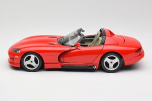 Dodge Viper RT/10 Red Bburago 1:18 3025-M1 Diecast - image 4 of 8