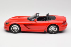 Dodge Viper SRT-10 Red Bburago 1:18 3325 Diecast - image 4 of 8