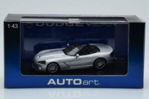 Dodge Viper SRT-10 Silver AUTOart 1:43 51703 Diecast - image 4 of 4