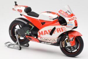 Ducati Desmosedici GP11 #8 H. Barbera Ducati MotoGP Team MotoGP 2011 Minichamps 1:12 123110008 Diecast - image 4 of 6