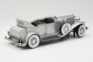 Duesenberg SJ Silver GreenLight 1:18 13525 Diecast - image 3 of 8