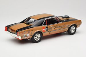 Oldsmobile 442 Hurst Hairy Olds Twin-Engine 4WD 1966 Highway 61 1:18 50089 Diecast - image 3 of 8