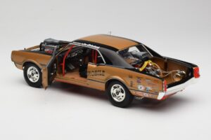 Oldsmobile 442 Hurst Hairy Olds Twin-Engine 4WD 1966 Highway 61 1:18 50089 Diecast - image 5 of 8