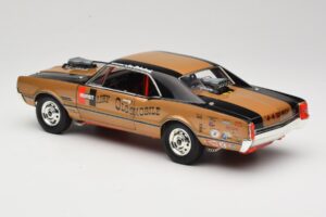 Oldsmobile 442 Hurst Hairy Olds Twin-Engine 4WD 1966 Highway 61 1:18 50089 Diecast - image 7 of 8
