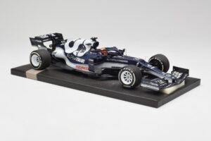 AlphaTauri AT02 #22 Y. Tsunoda Bahrain GP 2021 Minichamps 1:18 117210122 Diecast - image 4 of 6