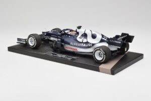 AlphaTauri AT02 #22 Y. Tsunoda Bahrain GP 2021 Minichamps 1:18 117210122 Diecast - image 5 of 6