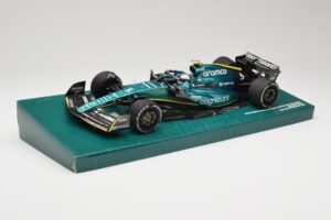 Aston Martin AMR22 #5 S. Vettel Last Race Abu Dhabi GP 2022 Minichamps 1:18 147222205 Resin - image 2 of 7