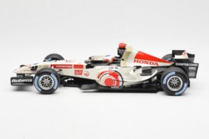 Honda Racing Team RA106 #11 R. Barrichello F1 2006 Minichamps 1:18 100060011 Diecast - image 3 of 6