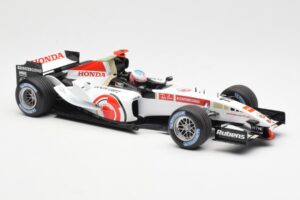 Honda RA106 Honda Racing Team R. Barrichello F1 Showcar 2006 Minichamps 1:18 08MF1-06B-CRB18 Diecast - image 4 of 6