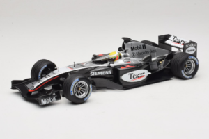 McLaren MP4/19 Mercedes L. Hamilton Autosport Young Driver Test Silverstone 2004 Minichamps 1:18 530044418 Diecast