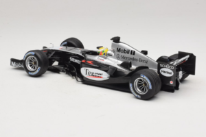 McLaren MP4/19 Mercedes L. Hamilton Autosport Young Driver Test Silverstone 2004 Minichamps 1:18 530044418 Diecast - image 5 of 7