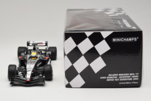 McLaren MP4/19 Mercedes L. Hamilton Autosport Young Driver Test Silverstone 2004 Minichamps 1:18 530044418 Diecast - image 6 of 7