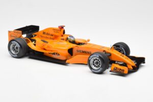 McLaren Mercedes MP4-20 P. de la Rosa F1 Test Car 2005 Minichamps 1:18 B66962343 Diecast - image 4 of 6