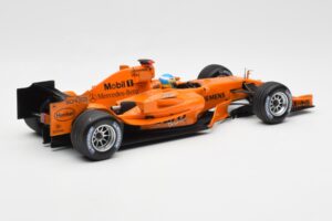 McLaren Mercedes MP4-20 P. de la Rosa F1 Test Car 2006 Minichamps 1:18 PEDRO001 Diecast - image 2 of 6