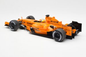 McLaren MP4-21 Mercedes #4 J.P. Montoya Interim Livery 2006 Minichamps 1:18 530061874 Diecast - image 5 of 6