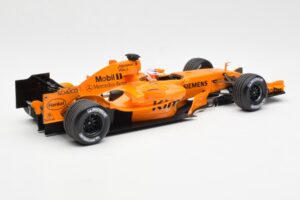 McLaren MP4-21 Mercedes #3 K. Raikkonen Interim Livery 2006 Minichamps 1:18 530061873 Diecast - image 2 of 6
