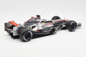 McLaren Mercedes MP4-21 P. de la Rosa F1 Showcar 2006 Minichamps 1:18 B66962346 Diecast - image 2 of 6