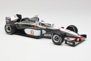 McLaren MP4/13 #8 M. Hakkinen F1 World Champion 1998 Minichamps 1:18 18690008 Diecast - image 4 of 7