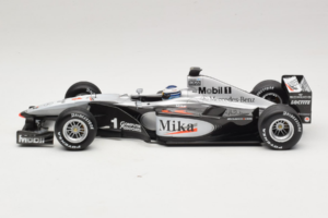 McLaren MP4-15 #1 M. Hakkinen F1 2000 Minichamps 1:18 B66962117 Diecast - image 3 of 6