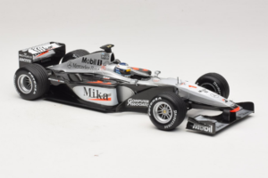 McLaren MP4-15 #1 M. Hakkinen F1 2000 Minichamps 1:18 B66962117 Diecast - image 4 of 6