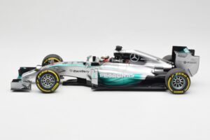 Mercedes AMG Petronas W05 #44 L. Hamilton F1 World Champion 2014 Minichamps 1:18 186140044 Diecast - image 3 of 7