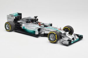 Mercedes AMG Petronas W05 #44 L. Hamilton F1 World Champion 2014 Minichamps 1:18 186140044 Diecast - image 4 of 7