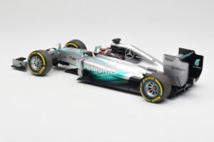 Mercedes AMG Petronas W05 #44 L. Hamilton F1 World Champion 2014 Minichamps 1:18 186140044 Diecast - image 5 of 7