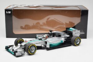 Mercedes AMG Petronas W05 #44 L. Hamilton F1 World Champion 2014 Minichamps 1:18 186140044 Diecast - image 7 of 7