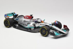 Mercedes AMG W13 E Performance Petronas #63 G. Russell Miami GP 2022 Minichamps 1:18 110220563 Diecast - image 4 of 7