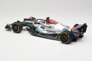 Mercedes AMG W13 E Performance Petronas #63 G. Russell Miami GP 2022 Minichamps 1:18 110220563 Diecast - image 5 of 7