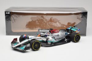 Mercedes AMG W13 E Performance Petronas #63 G. Russell Miami GP 2022 Minichamps 1:18 110220563 Diecast - image 7 of 7