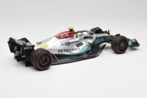 Mercedes AMG W13 E Performance Petronas #44 L. Hamilton Spanish GP 2022 Minichamps 1:18 110220044 Diecast - image 2 of 7