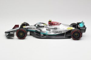 Mercedes AMG W13 E Performance Petronas #44 L. Hamilton Spanish GP 2022 Minichamps 1:18 110220044 Diecast - image 3 of 7
