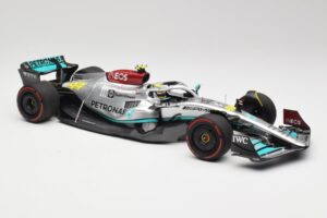 Mercedes AMG W13 E Performance Petronas #44 L. Hamilton Spanish GP 2022 Minichamps 1:18 110220044 Diecast - image 4 of 7