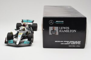 Mercedes AMG W13 E Performance Petronas #44 L. Hamilton Spanish GP 2022 Minichamps 1:18 110220044 Diecast - image 6 of 7