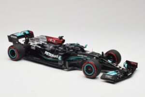 Mercedes AMG W12 Petronas #44 L. Hamilton Spanish GP 100th Pole 2021 Minichamps 1:18 110210444 Resin - image 4 of 7