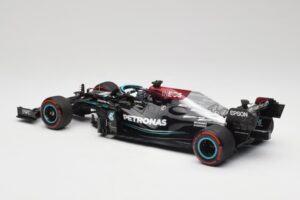 Mercedes AMG W12 Petronas #44 L. Hamilton Spanish GP 100th Pole 2021 Minichamps 1:18 110210444 Resin - image 5 of 7