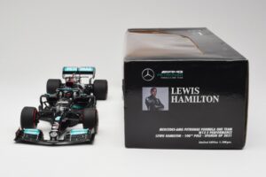 Mercedes AMG W12 Petronas #44 L. Hamilton Spanish GP 100th Pole 2021 Minichamps 1:18 110210444 Resin - image 6 of 7