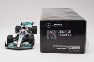 Mercedes AMG W13 E Performance Petronas #63 G. Russell Brazilian GP 1st Win 2022 Minichamps 1:18 110222163 Resin - image 6 of 7
