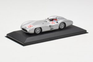 Mercedes W196 Streamliner #16 J.M. Fangio GP Italy Winner 1954 Minichamps 1:43 432543016 Diecast - image 2 of 4