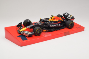 Red Bull Racing RB18 #1 M. Verstappen Oracle Winner Dutch GP 2022 Minichamps 1:18 113223501 Diecast - image 2 of 7