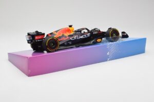 Red Bull Racing RB18 #1 M. Verstappen Winner Miami GP 2022 Minichamps 1:18 113220501 Diecast - image 3 of 7